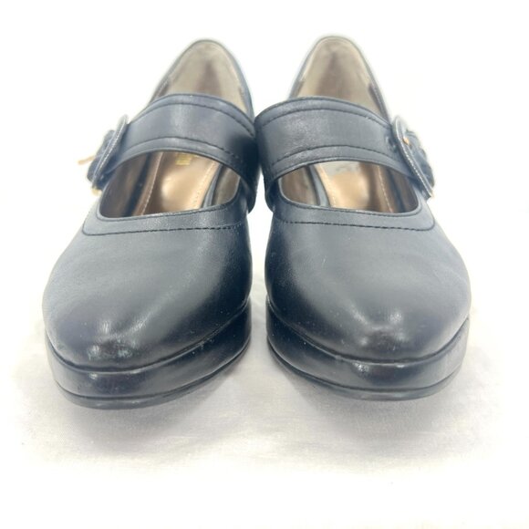 Elegant Black Heels with Gold Accent - Picture 6 of 10